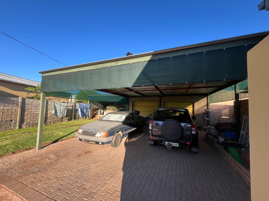 5 Bedroom Property for Sale in Die Rand Northern Cape